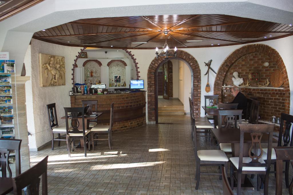 Hotel Livia Ксамил Экстерьер фото